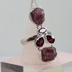 ANILLO DE PLATA 925 TAILANDÉS CON RUBÍES Y GRANATE COD 6516
