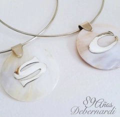 CONJUNTO PROMOCION COLLAR RIGIDO Y MEDALLA INICIAL EN NACAR J572/J999 en internet