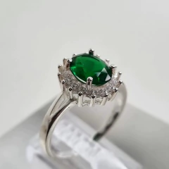 ANILLO PLATA Y PERIDOTOS VERDE ESMERALDA COD 4731 - comprar online