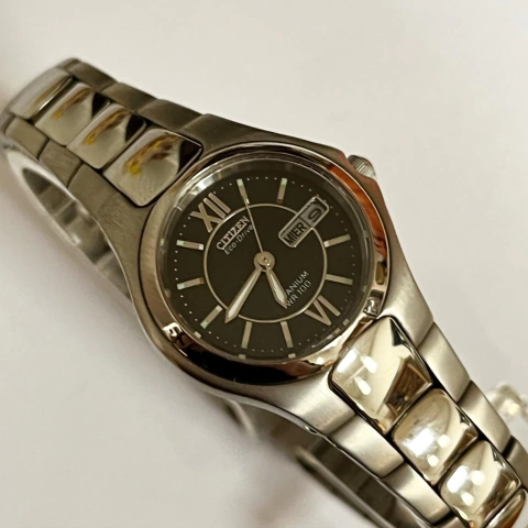 RELOJ CITIZEN DAMA EN TITANUIM ECODRIVE EW305168E