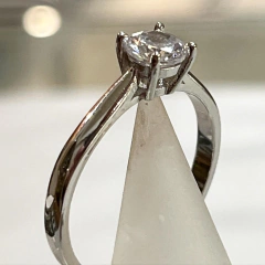 ANILLO SWAROVSKI ESTILO SOLITARIO COMPROMISO 5422