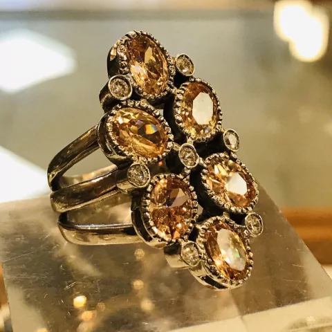 ANILLO PLATA ITALIANO CON IMPORTANTES TOPACIOS CHAMPAGNE 2221