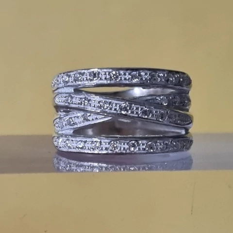 ANILLO DE PLATA MEDIO SIN FIN CUADRUPLE CON CUBICS COD: 6403