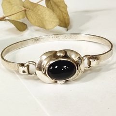 PULSERA ESCLAVA CON ONIX CABUJON OVAL PLATA 925 K2312