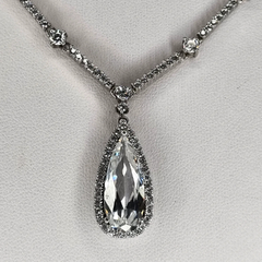 COLLAR PRINCESA CON CRISTALES SWAROVSKI LAGRIMA 4284 en internet
