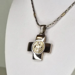 CRUZ PLATA Y ORO CON SAN BENITO 7725