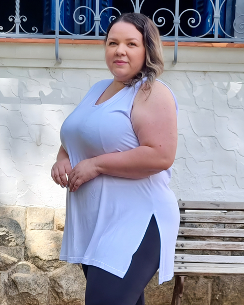 Regata alongada Vestleg Feminina PLUS SIZE Branca - comprar online
