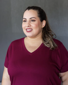 Camiseta Longline alongada Vestleg Feminina PLUS SIZE Marsala GOLA V na internet