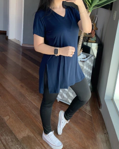 Camiseta Alongada Vestleg Azul Marinho GOLA V