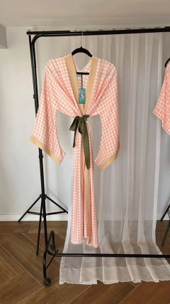 Kimono Largo Increíble con Mangas Japonesas de Tela Algodon Opaca Cuadrille Rosa y Blanca combinado - comprar online