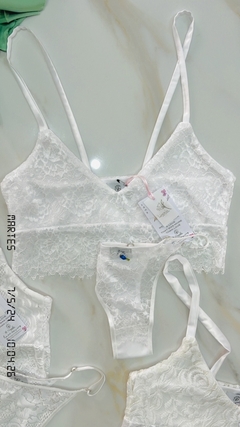 Imagen de Conjunto Top de encaje forrado con bombachita Ideal para usar debajo de kimono: ajuar novias Blanco