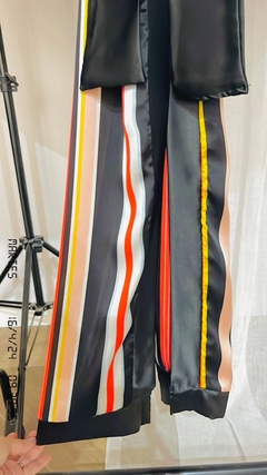 Kimono con Mangas Japonesas de Seda Rayada Coleccion Especial Invierno 2024