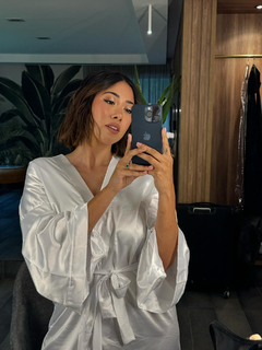 Kimono Largo con Mangas Japonesas NOVIA de sedita Saten con spandex Liso Blanco - OhMagnoliaKimonos