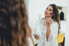 Imagen de Conjunto Bata Kimono Y Camison de Seda Con Puntilla de Encaje Color Blanco NOVIAS