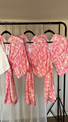 Pack 4 Batas Kimonos De Novia - Ajuar De Bodas - Batas Novia Ajuar De Boda Pack Para La Novia Y Damas De Honor Estampados Rosa - OhMagnoliaKimonos