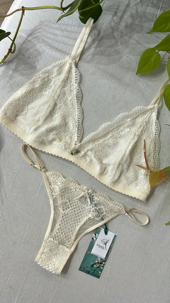 Conjunto Corpiño de encaje forrado con bombachita Ideal para usar debajo de kimono: ajuar novias Cremita en internet