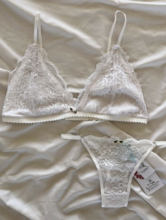 Conjunto Corpiño de encaje forrado con bombachita Ideal para usar debajo de kimono: ajuar novias Blanco MODELO 2