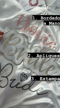 Kimono de seda saten de Novia con volados especial para ajuar de boda Blanco Especial Influencer Jus Rolon - OhMagnoliaKimonos