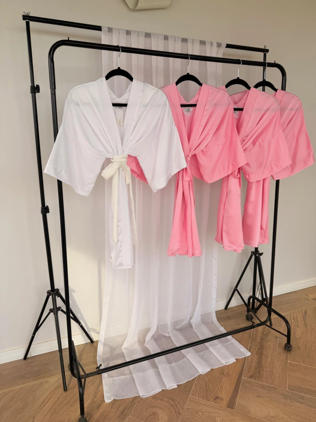 Pack 4 Batas Kimonos De Novia - Ajuar De Bodas - Batas Novia Ajuar De Boda Pack Para La Novia Y Damas De Honor Rosa Claro Pastel — imagen 3