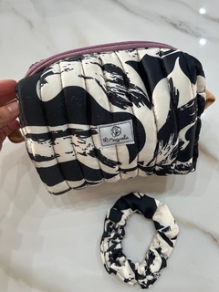 Neceser Super Elegante hecho con telas de alta calidad Femenino y con estilo Para llevar Make Up DE SEDA - tienda online