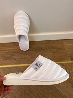 Pantuflas de seda Blanca Talle 37/38 Ideal para Novias - OhMagnoliaKimonos