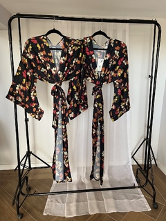 Kimono con Mangas Japonesas de Crepe Estampado VERANO 2025 Negro - OhMagnoliaKimonos