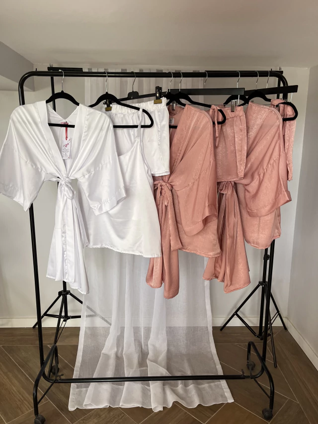 Pack 2 Batas/Kimonos, musculosas y short de De Novia - Ajuar De Bodas - Batas Novia Ajuar De Boda Pack Para La Novia Y 1 Dama De Honor ROSA VIEJO