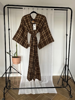 Kimono de Paño Cuadrille Tonos Tierra Ideal Invierno para estar en casa o usar tipo TAPADO en internet