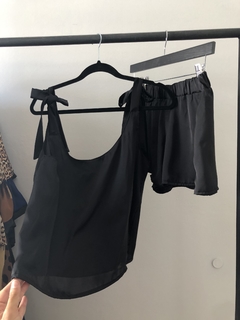 Conjunto Musculosa Y Short Seda Negro - comprar online