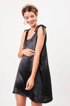 Vestido Gina Corto De Fiesta Verano de Seda Arrugada Negro Clasico