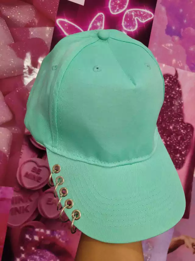 Gorra con argollitas — imagen 4