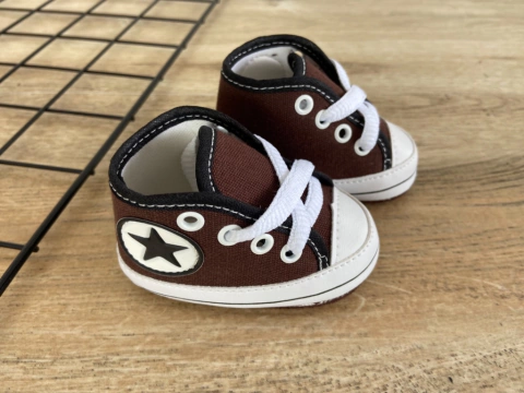 Tênis - Cano Alto Marrom