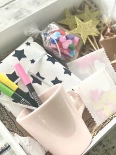 Box regalo sorpresa taza para pintar, crear tarjeta y decorar cookies por pedido - comprar online