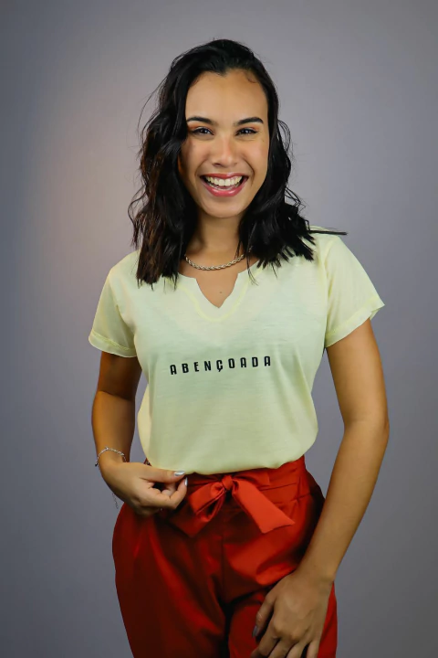 T-SHIRT GOLA V PREMIUM - ABENÇOADA - comprar online