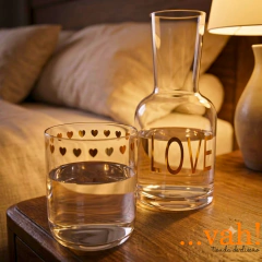 Jarra de noche y vaso de vidrio