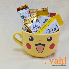 Taza Pikachu con golosinas