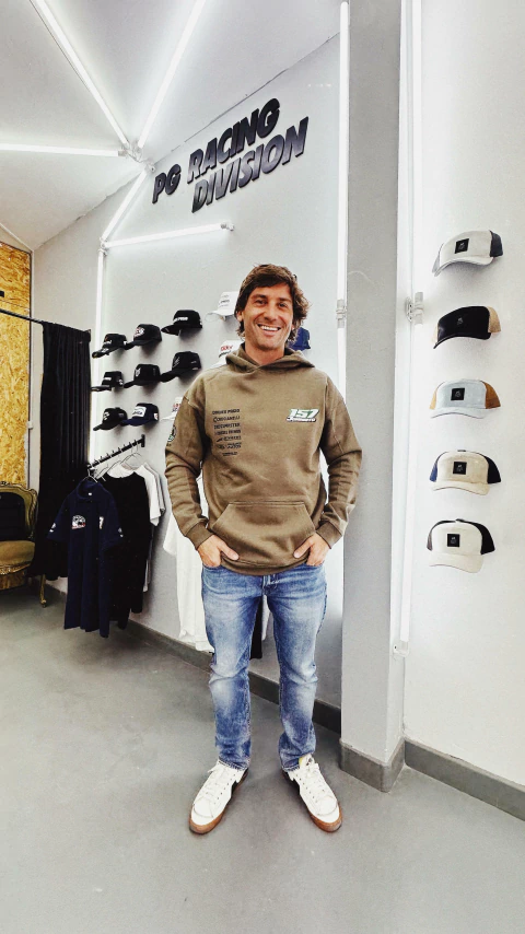 BUZO DE ABRIGÓ JHONNITO DE BENEDICTIS 2025 (PILOTO)