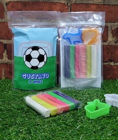 10 kits massinha futebol no saquinho zip transparente - Festinha Legal