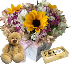 FLOWER BOX CORAZÓN DE FLORES DE ESTACIÓN + BOMBONES + OSITO