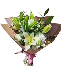 BOUQUET REDONDO DE LILIUM Y ROSAS BLANCAS