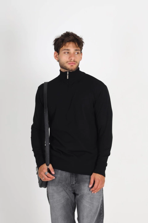 SWEATER CON CIERRE