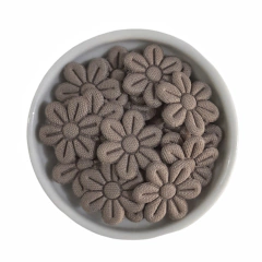 MINI FLORZINHA DE TECIDO - 2cm (pct com 20 unidades) - NUDE ESCURO