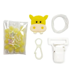 KIT PRENDEDOR DE CHUPETA - HIPOPÓTAMO AMARELO (MODELO 2)