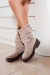 Bota Celine en internet