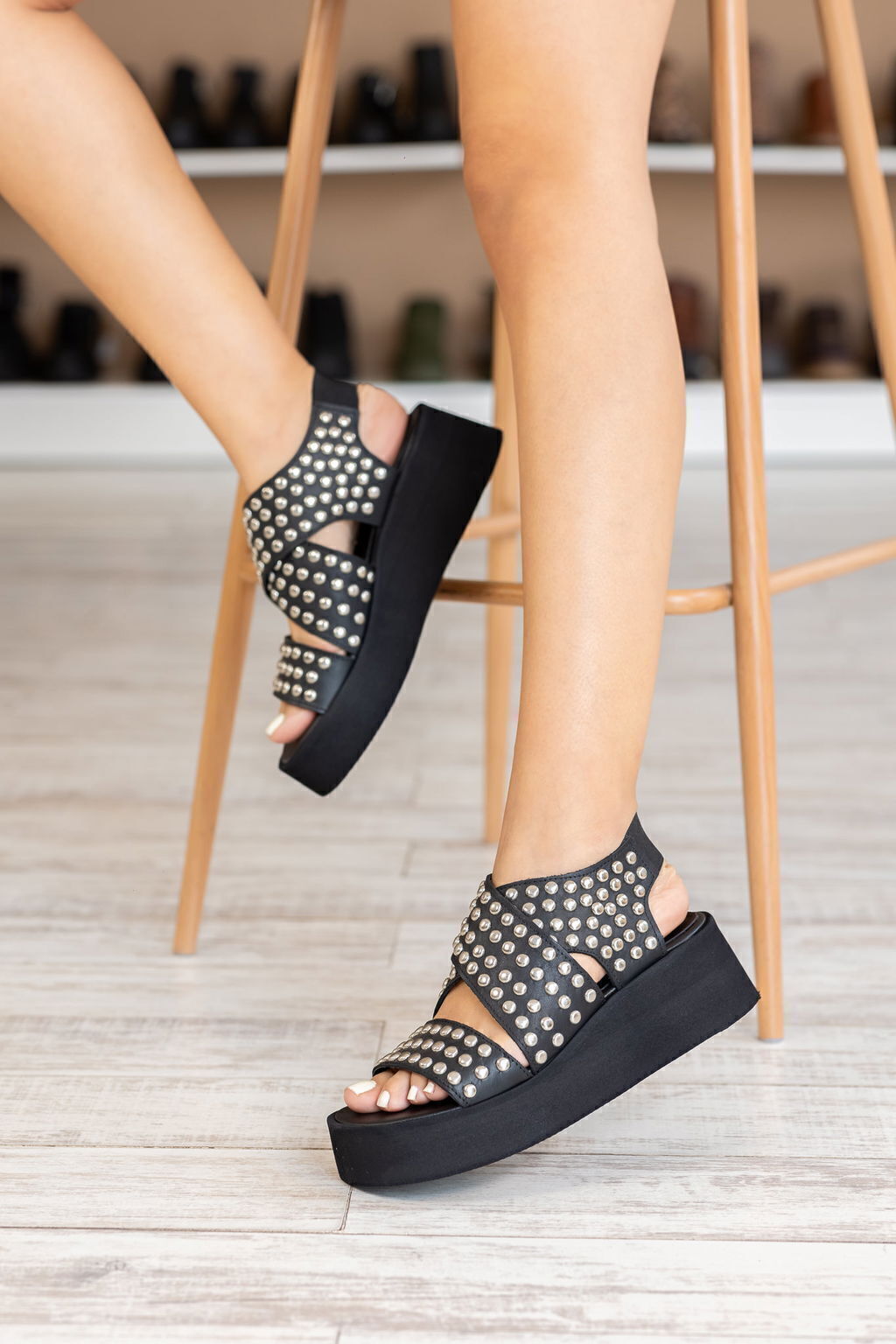 Sandalia Helena tachas