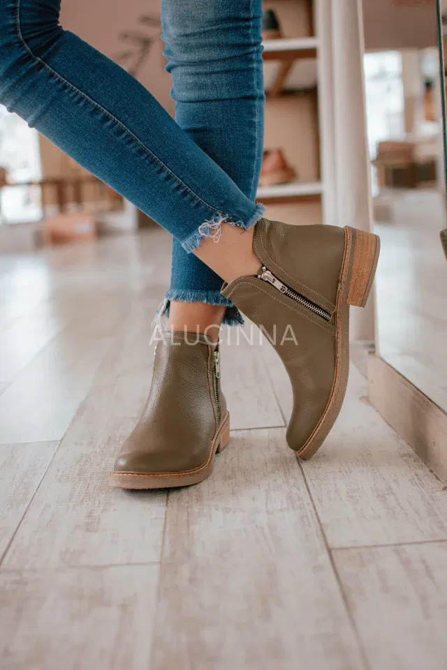 Bota Mora