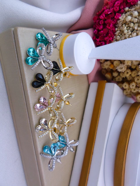 Brinco Bijuteria Laço (CADA – SELECIONE A COR DESEJADA) #B0104592 - comprar online