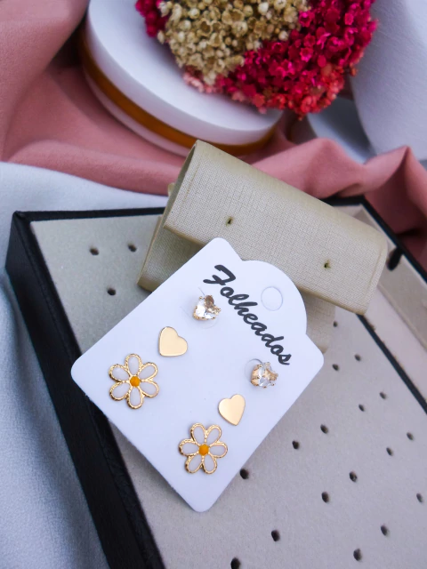 Kit Folheado com Três Pares de Brincos Dourados #BF080542 - comprar online