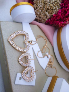 Conjunto Bijuteria de Colar e Brincos Dourados Linha Luxo Coração #C0502155 - comprar online