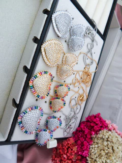 Conjunto Bijuteria de Colar e Brincos Coração Strass Linha Luxo (CADA - SELECIONE A COR DESEJADA) #C0501453 - comprar online